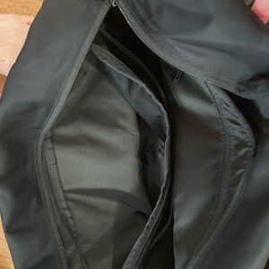 Lululemon duffel bag in black excellent condition used once